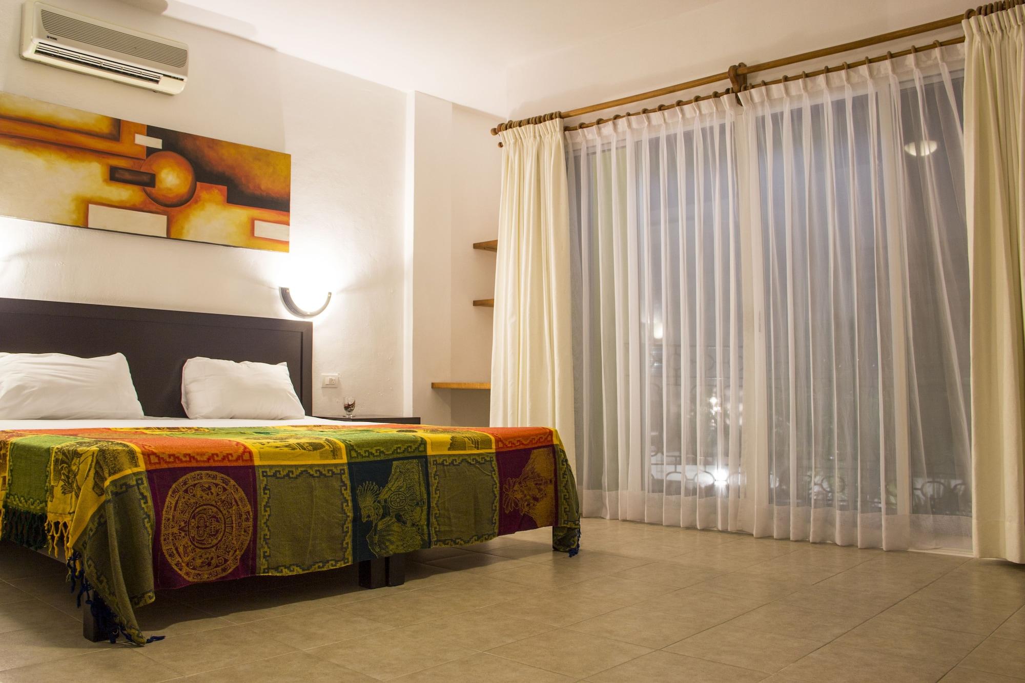Hotel Sol Playa Playa del Carmen Esterno foto