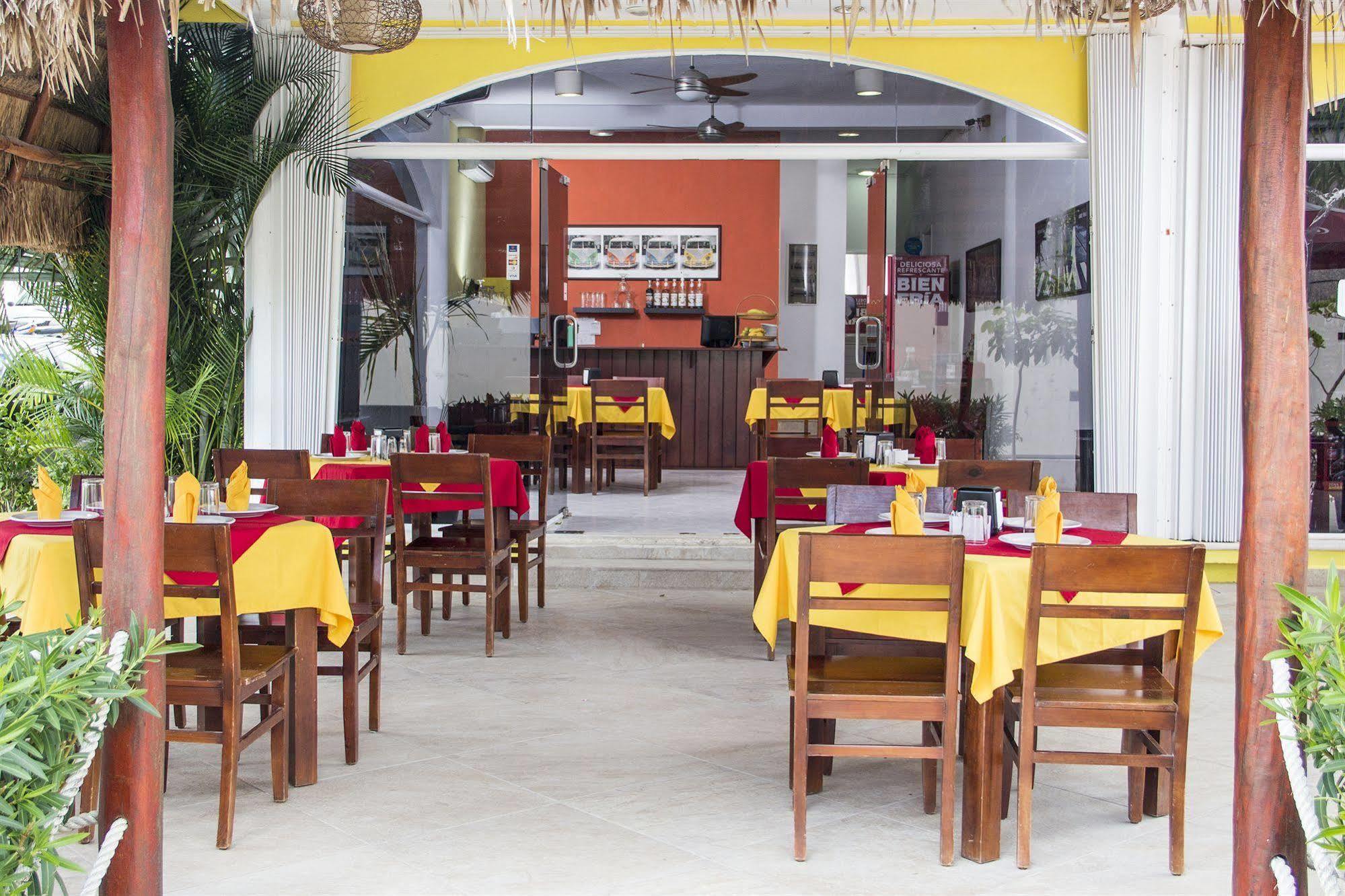 Hotel Sol Playa Playa del Carmen Esterno foto